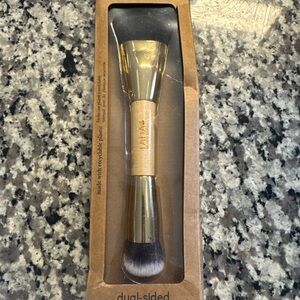 tada Dual-Sided Makeup Brush